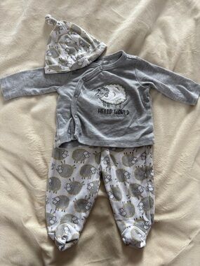 Kidgets Gray and White Sheep Print Baby Matching Set